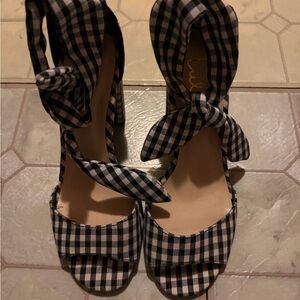 Stylish Black and White gingham heels. These heels are from LuLus.